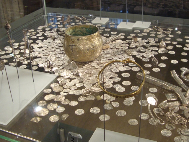 File:YM Vale of York Hoard 2009.55.jpg