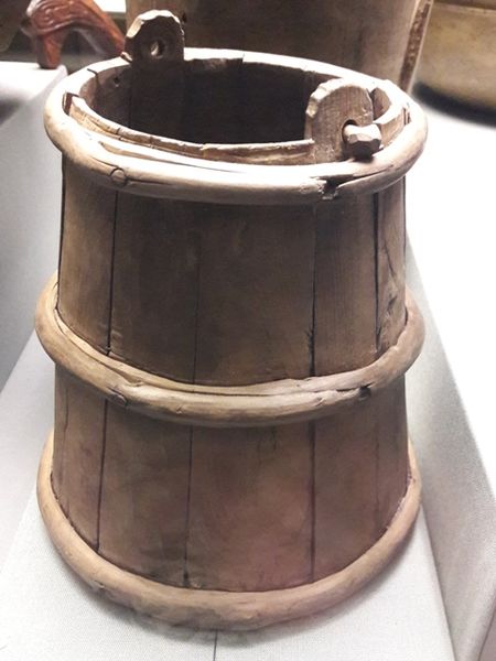 File:Bucket, Cloonarragh C10-11th NMI-1985.35 (L4-3).jpg