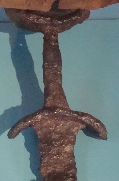 File:Norwich-Sword 14 hilt.jpg