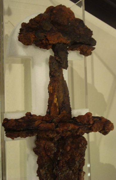 File:TH Cumwhitton Sword Grave 3 Hilt.jpg