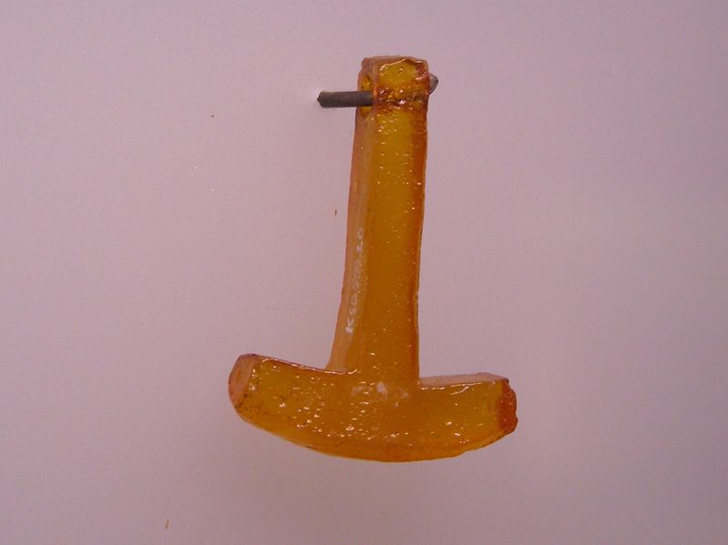 File:Hedeby Amber Thors hammer.JPG