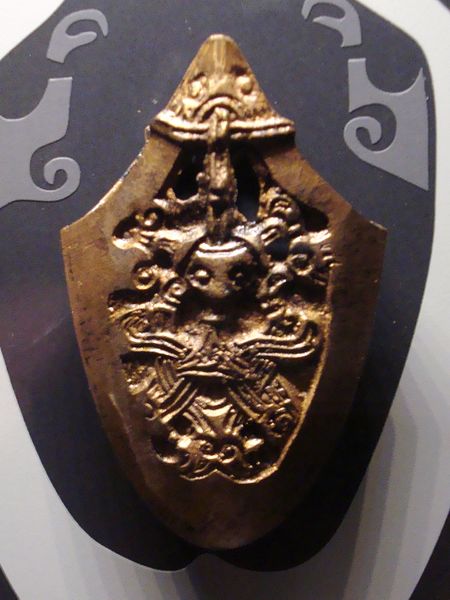 File:Hedeby Sword Chape Borre.JPG