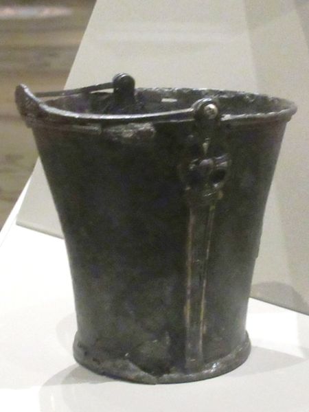 File:Bucket, Clooneenbaun C8-9th NMI-L1986.1 (Tr).JPG
