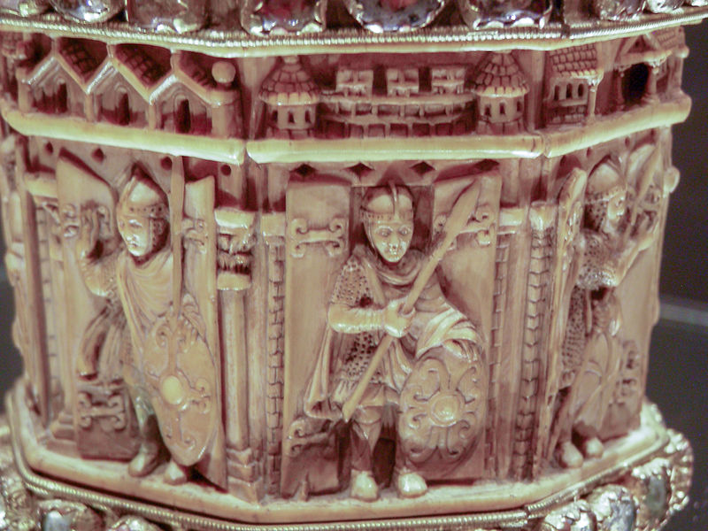 File:Aachen Ivory Situla 3.jpg