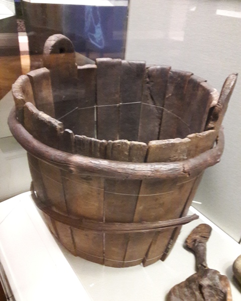 File:Bucket, NMI-1932.7261 (L3-1).jpg