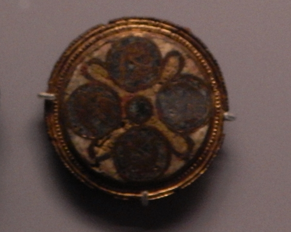 File:Ashmolean Enamel Mount - Oxford, Oxfordshire (AN1896-1908 M.187)-27-.jpg