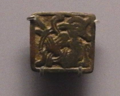 File:Ashmolean Square Brooch - West Stow Heath, Suffolk (AN1909.425)-35-.jpg