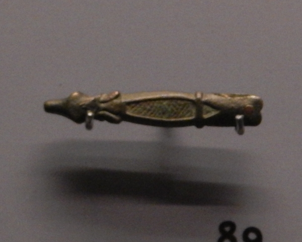 File:Ashmolean Strap-end - Ixworth, Suffolk (AN1909.442)-16-.jpg