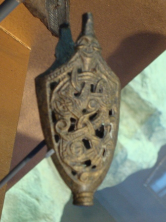 File:YM Scabbard Chape 1947.551.49 (7462).jpg