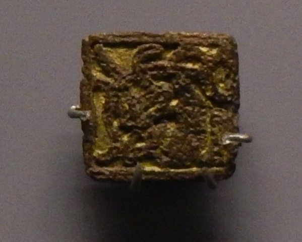 File:Ashmolean Square Brooch - Bergh Apton, Norfolk (AN1992.99).jpg
