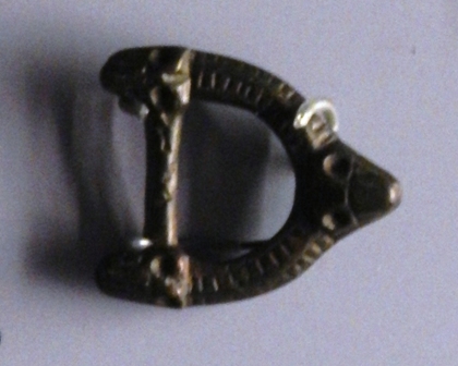 File:Ashmolean Buckle - Old Sarum, Wiltshire (AN1927.6372)-32-.jpg