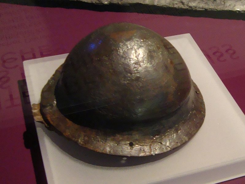 File:Hedeby Grave unknown Boss.JPG