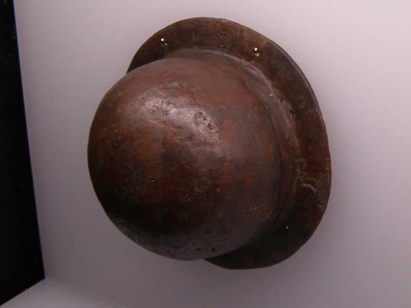 File:Hedeby Grave VIII Boss.JPG