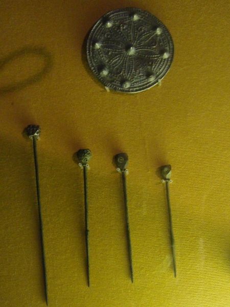 File:YM C9th Pins and Brooch.JPG