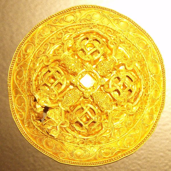 File:Hornelund Brooch.jpg