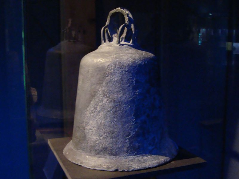 File:Hedeby Bell.JPG