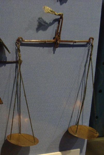 File:Lincoln Scales 1.jpg