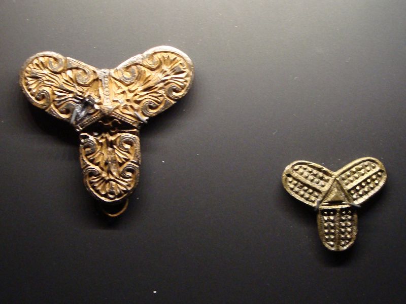 File:Hedeby Brooch Trefoil Carolingian.JPG